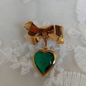 🍀Vintage Bow and Green Gem Heart Brooch💚